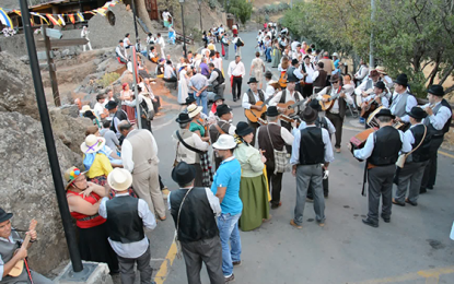 La AV Guayadeque y sus Tradiciones celebra unas participativas fiestas de San Juan en Montaña Las Tierras
